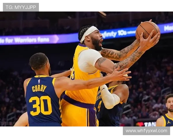 乐福精妙背传助攻 默里飞身暴扣精彩再现